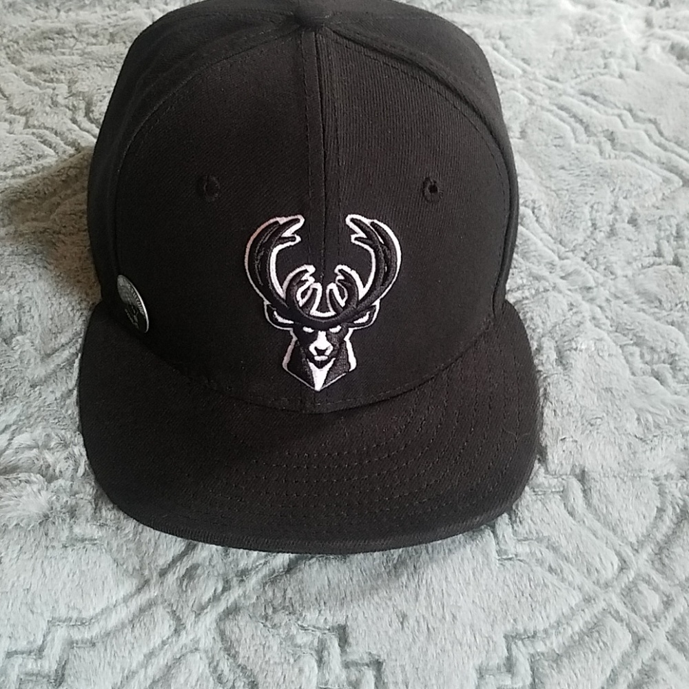 Milwaukee Bucks hat